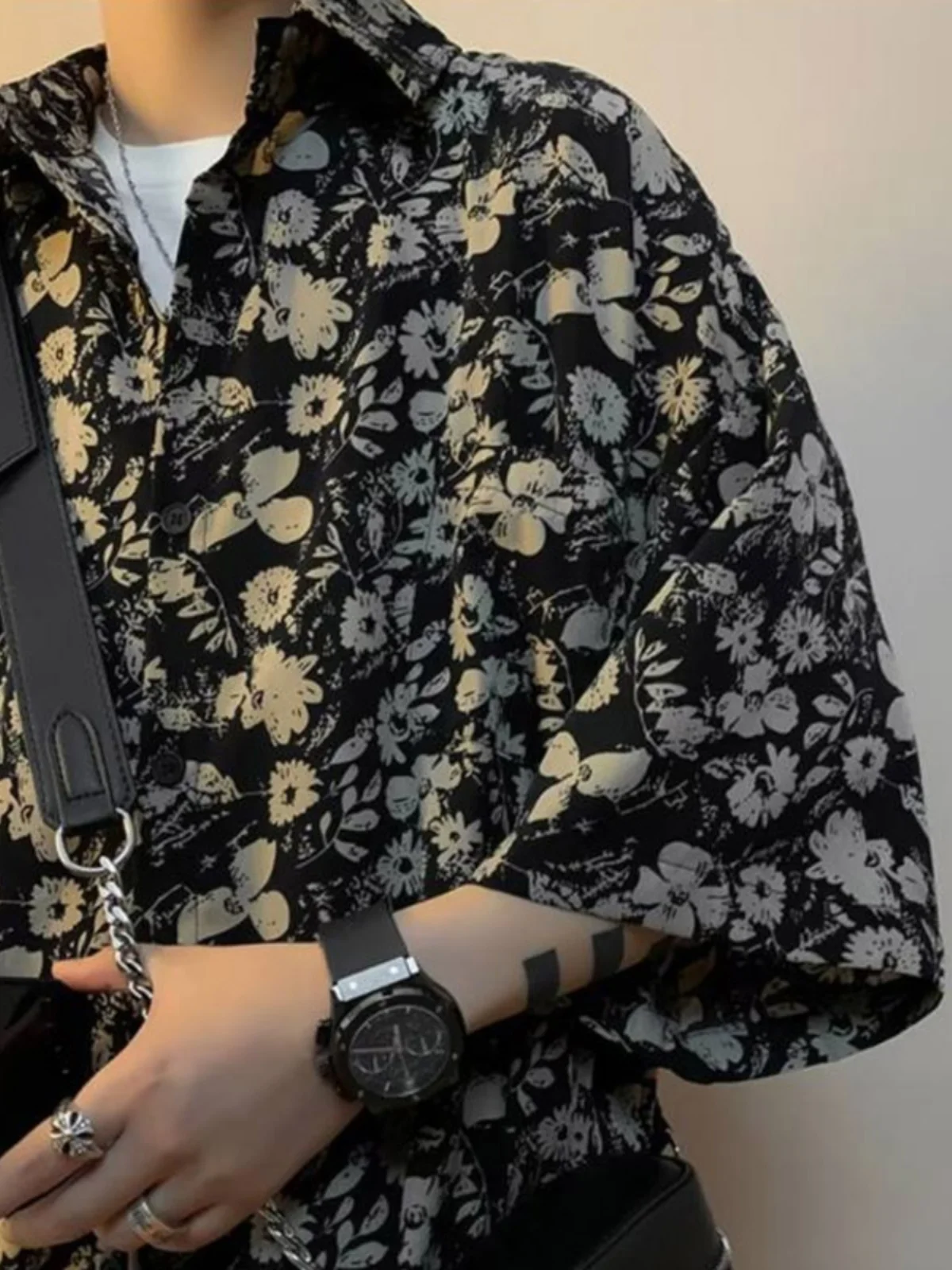 

Hawaii Style Beach Loose Fit Short Sleeve Floral Shirt Men's Vintage High Quality Large Size Casual Shirt Summer Fashion