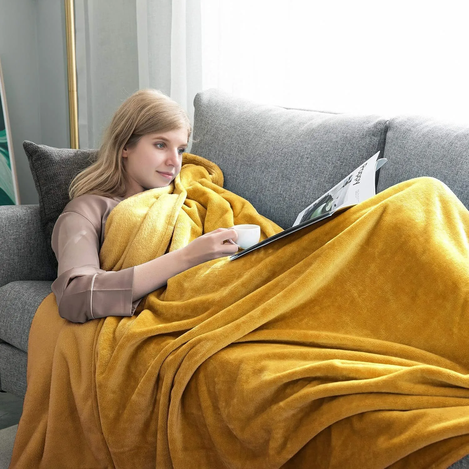 Super Soft Fleece Throw Blanket Lightweight Cozy Plush Warm All-Season Sofa Couch Blanket