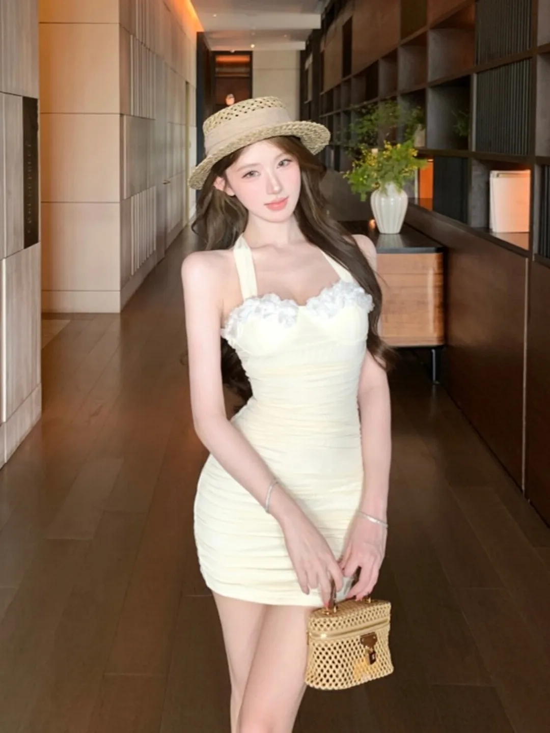 

Summer Travel Style Beautiful Neck Hanging Strap Dress Slim Fit Short Skirt Korean Style Floral Embroidery Waist Cinch Cotton...