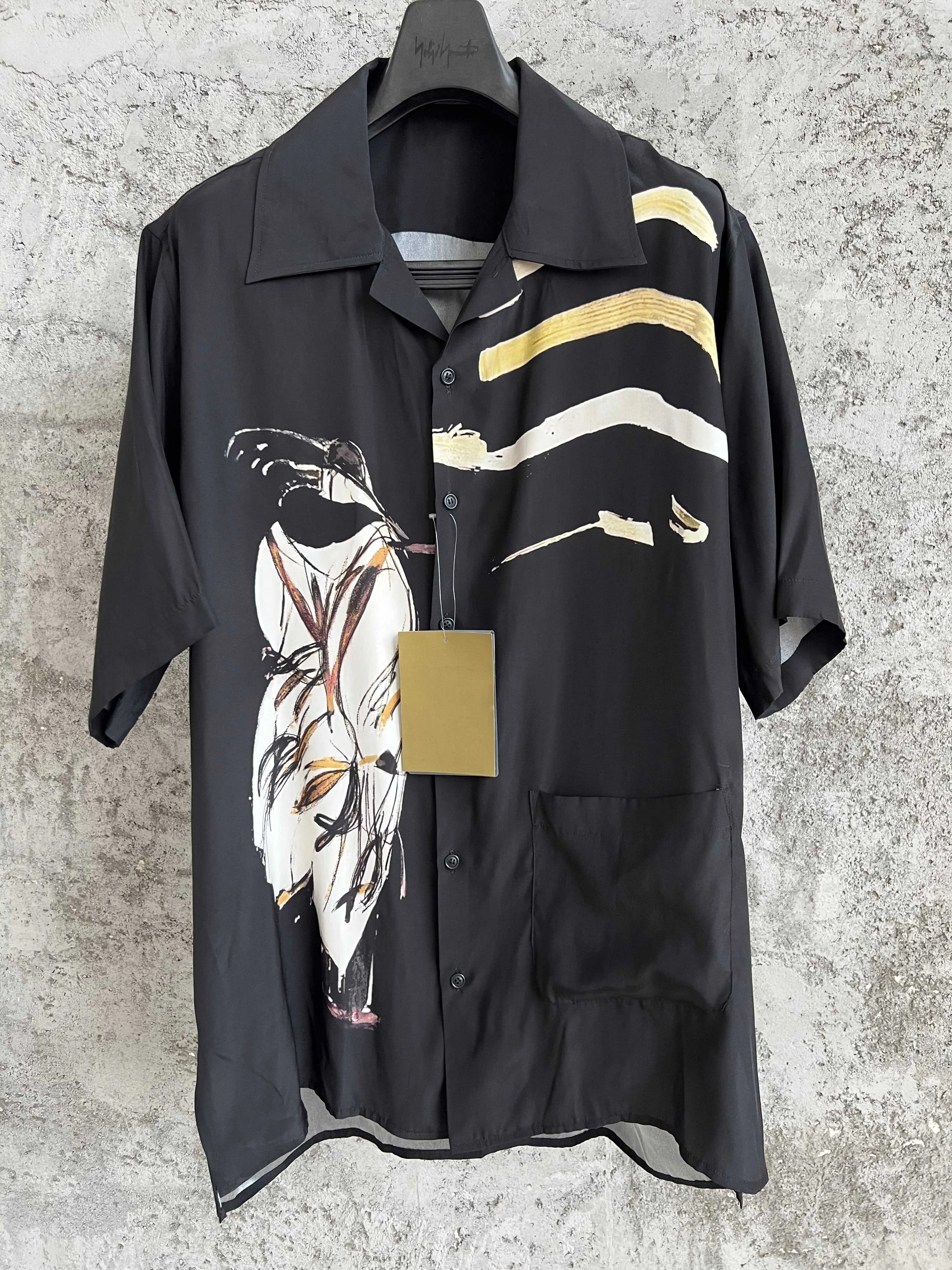 Original design short-sleeved silk shirt, fashionable and light luxury high-street shirt for men and women