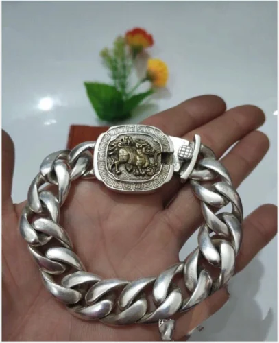 Chinese Fashion Miao Silver Clasp Noble Zhaocai Bracelet