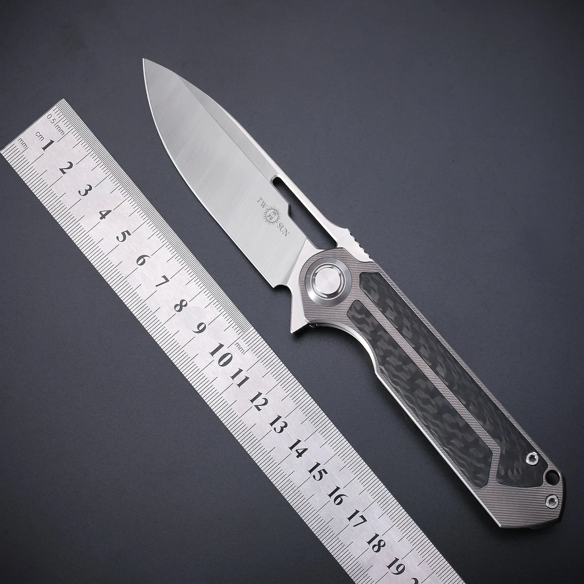 

TOW SUN TS226 D2 Steel Folding Knives Ceramics Ball Bearings Titanium Carbon Fiber Handle Outdoor EDC Hiking Survival Tool