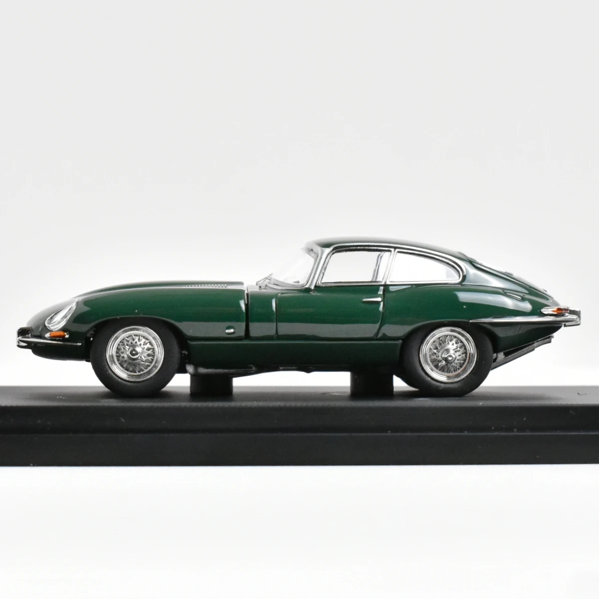 GFCC 1:64  E-Type  Diecast Model Car