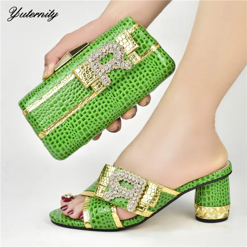 

African Summer Pretty Green Women Shoes And Bag To Match Set Nigerian Style Round Heels Shoes And Bags Set For Party On Stock