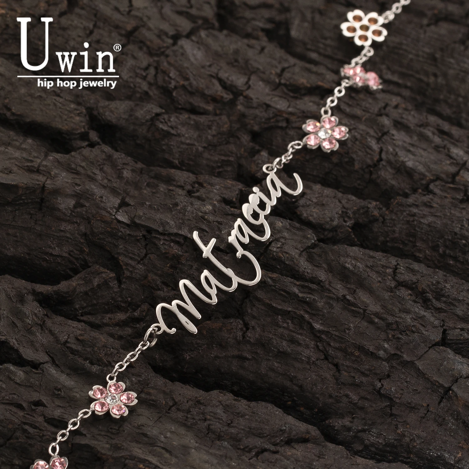 

Uwin персонализированное имя из нержавеющей стали с маленькой цепочкой с розовыми цветами, ожерелье с буквами на заказ, лучшее для женщин и девочек