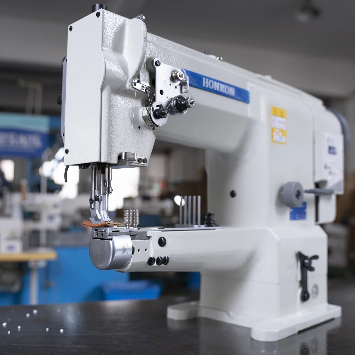 Horizontal Cylinder Type Single Needle Multiple Feeding Industrial Lockstitch Sewing Machine HK-2628D