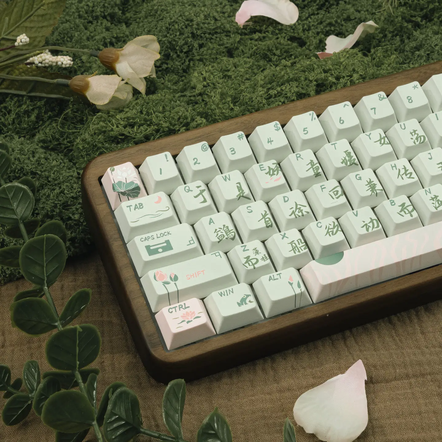 Moonlight keycap PBT material sublimation green small fresh mechanical keyboard pink original factory height adaptation