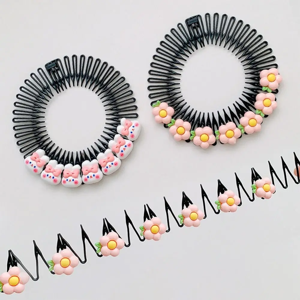 Cute Spring Cartoon Invisible Extra Hair Holder Teeth Round Hair Styling Comb Bear Strawberry Fixed Teeth Combs Girls