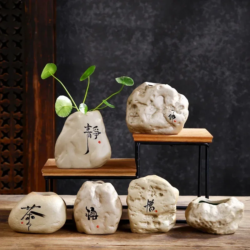 

Creative handwritten engraved ornaments, coarse pottery small vases, home decorations