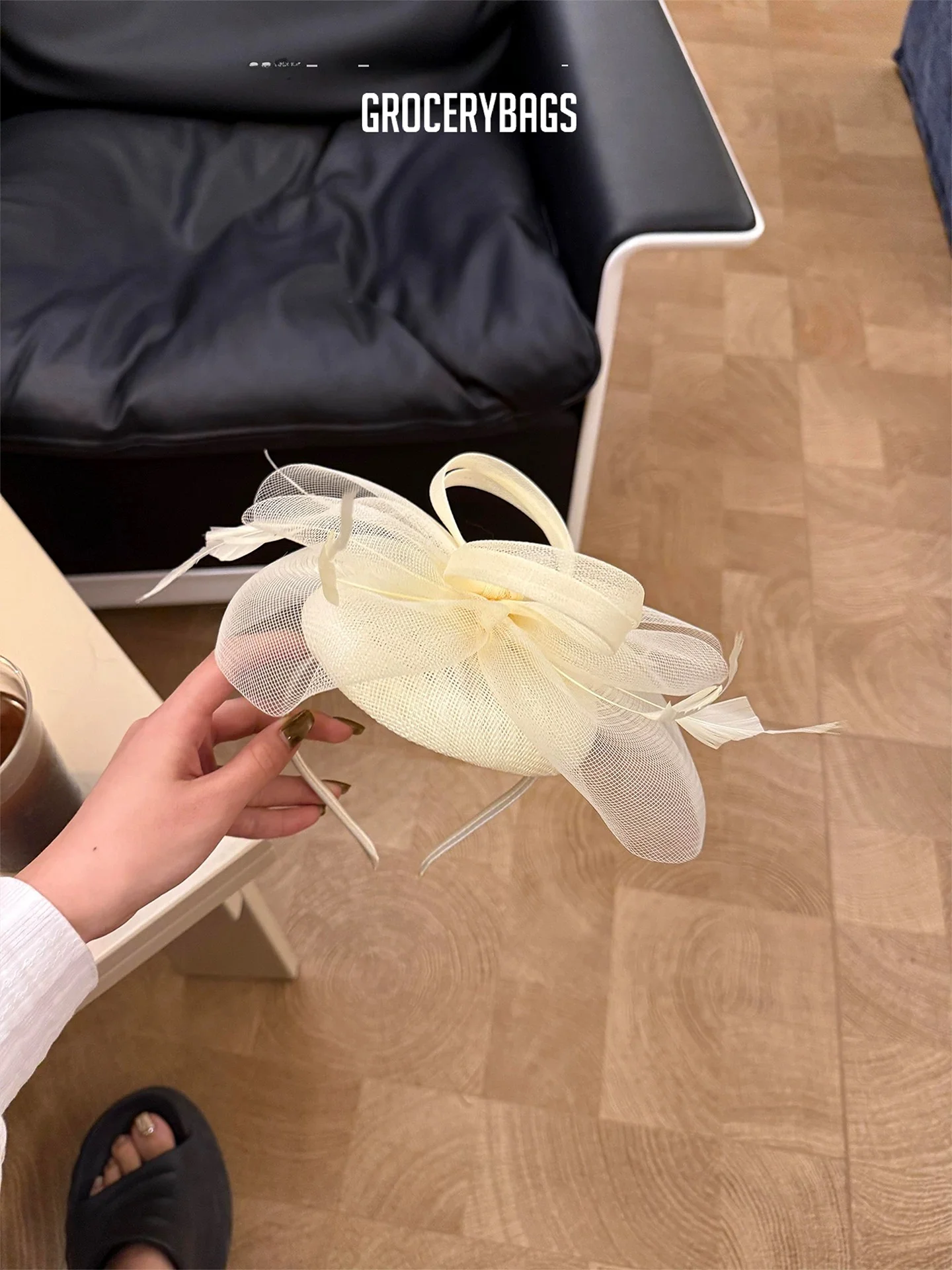 chapeau-et-accessoires-pour-cheveux-bandeau-hepburn-elegant-pour-les-rassemblements-et-les-celebrations-petit-chapeau-elegant-et-tendance