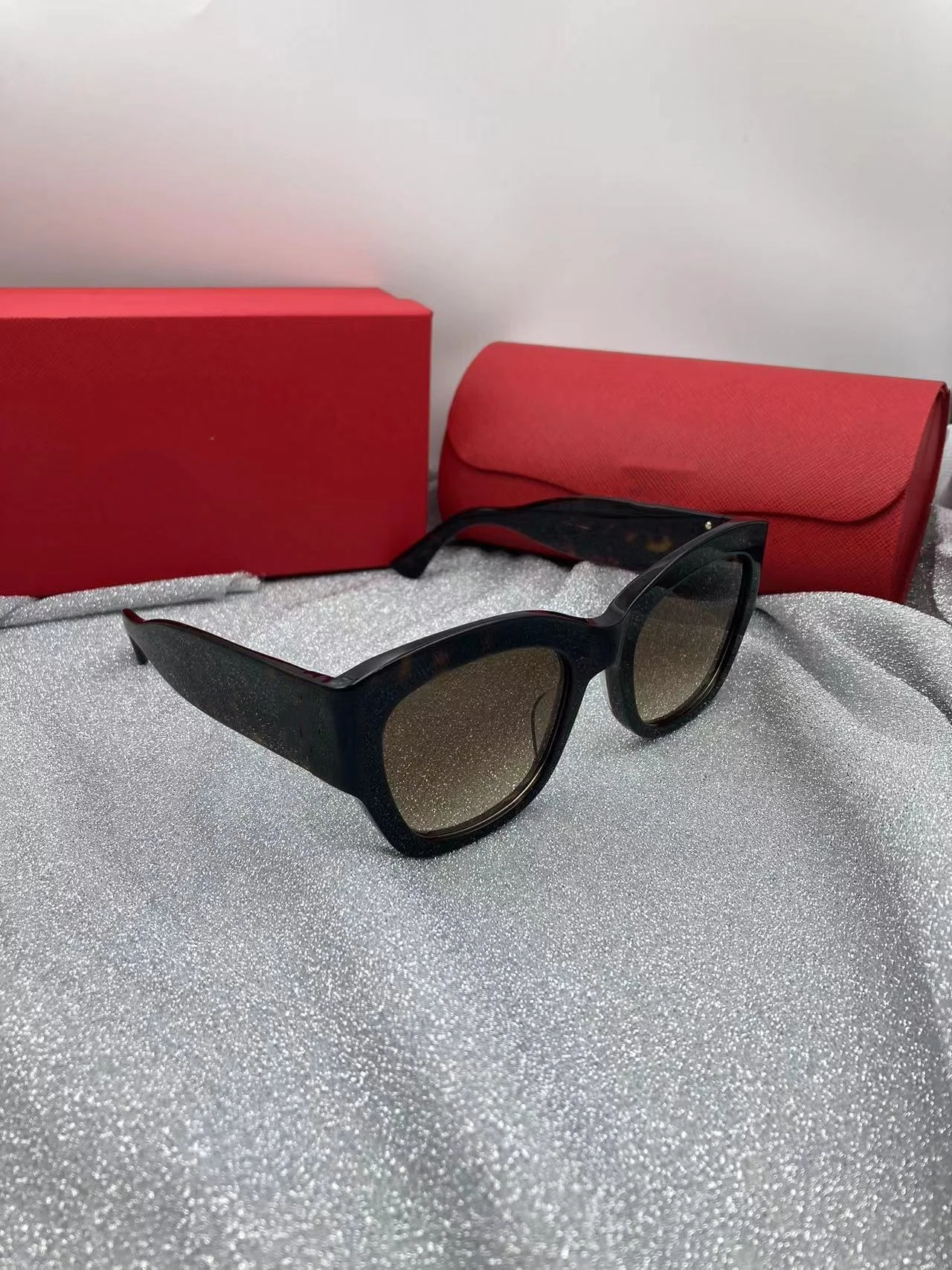 

Top Quality ACART CT0304 Luxury Elegant Women's Tortoiseshell Sunglasses