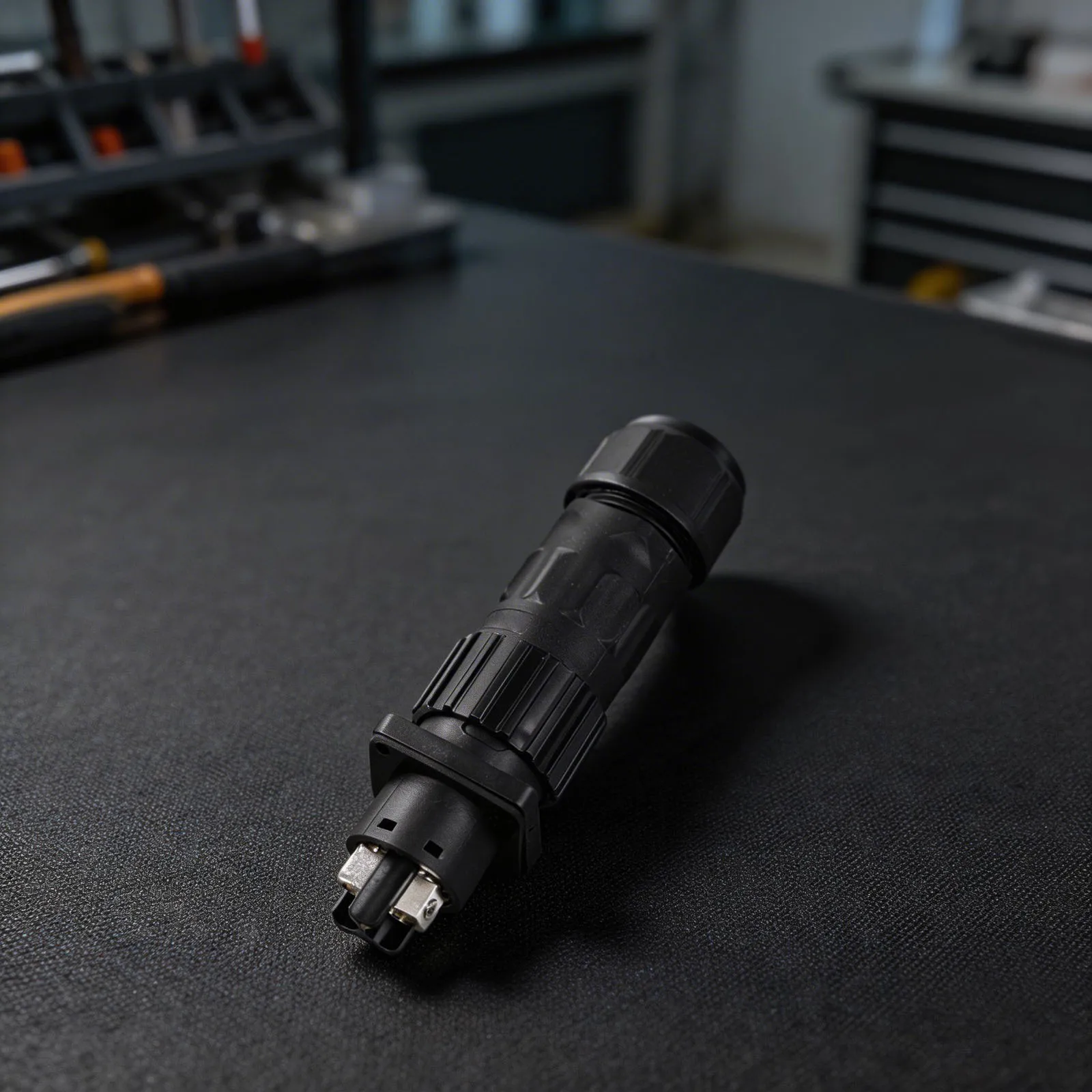 

Для зарядных станций электромобилей: 3-контактный разъем 80А, сопротивление изоляции 100М, контактное сопротивление 5м, для наружного оборудования.