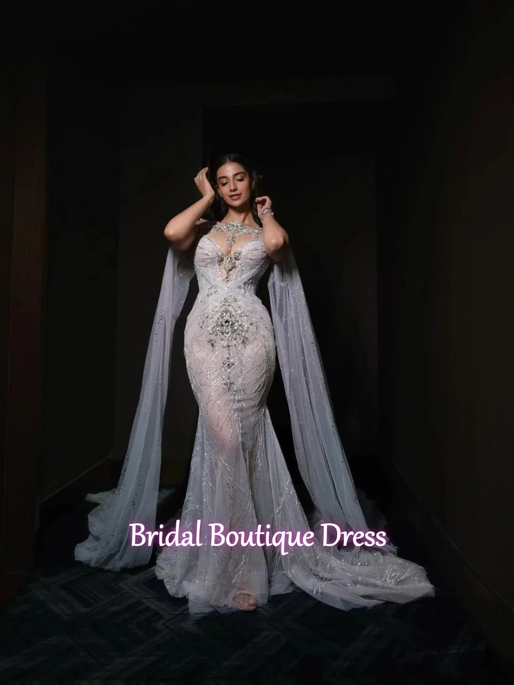 

Высококачественное блестящее свадебное платье русалки с эффектной накидкой, изысканное бисероплетение, прозрачные детали, сказочное сексуальное свадебное платье по индивидуальному заказу