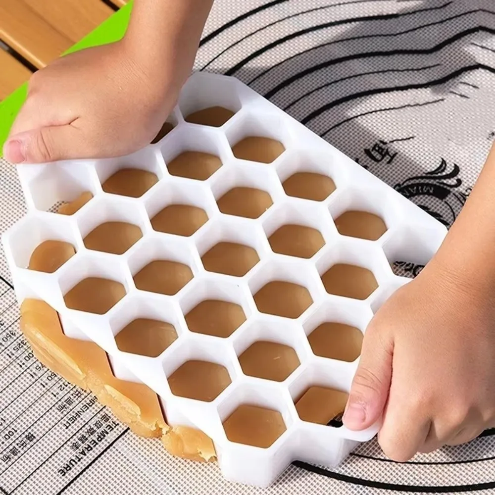 

New PP Pastry Divider Honeycomb Reusable Dough Equalizing Cutter Russian Ravioli Mold Kitchen