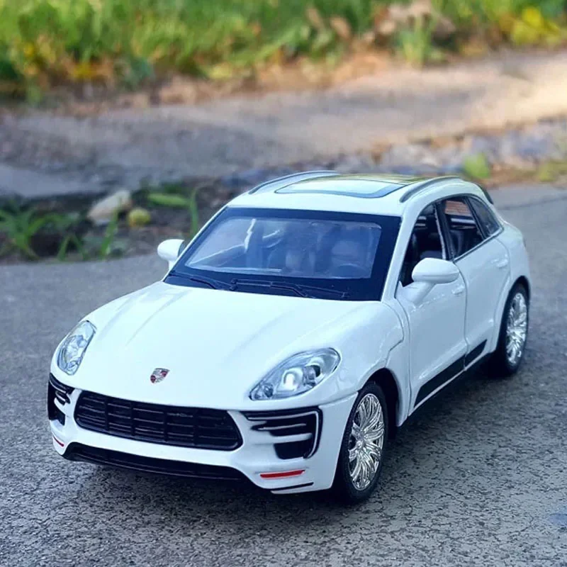 1:32 Porsche Macan Model Car Die Cast Alloy Boys Toys Cars Cayenne SUV Super car Collectibles Kids Car Free Shipping A43