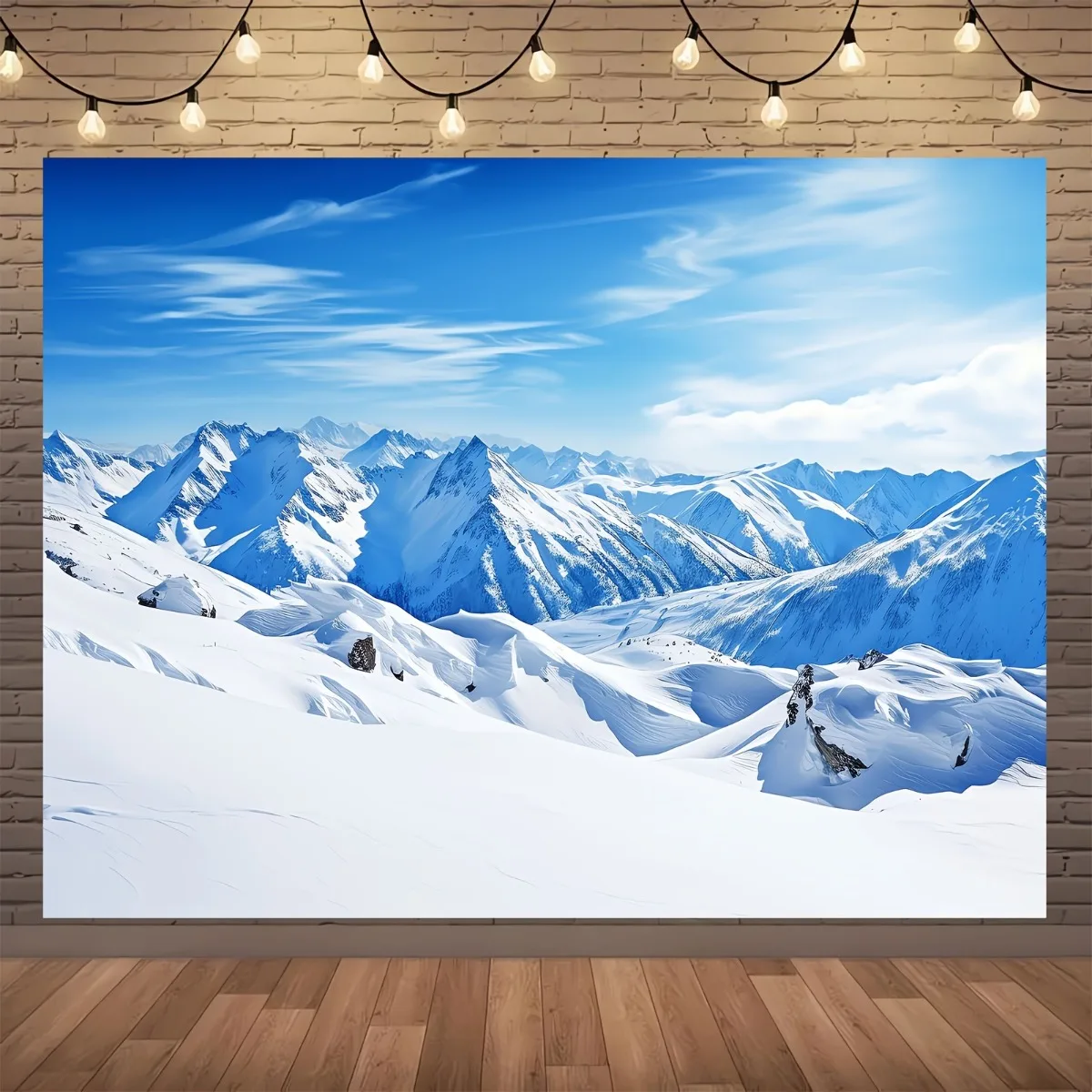 2D-Plane mit schneebesprenkeltem Hintergrundstoff, mit Schnee bedeckten Berggipfeln, geeignet für Raumdekoration, Polyesterfaser