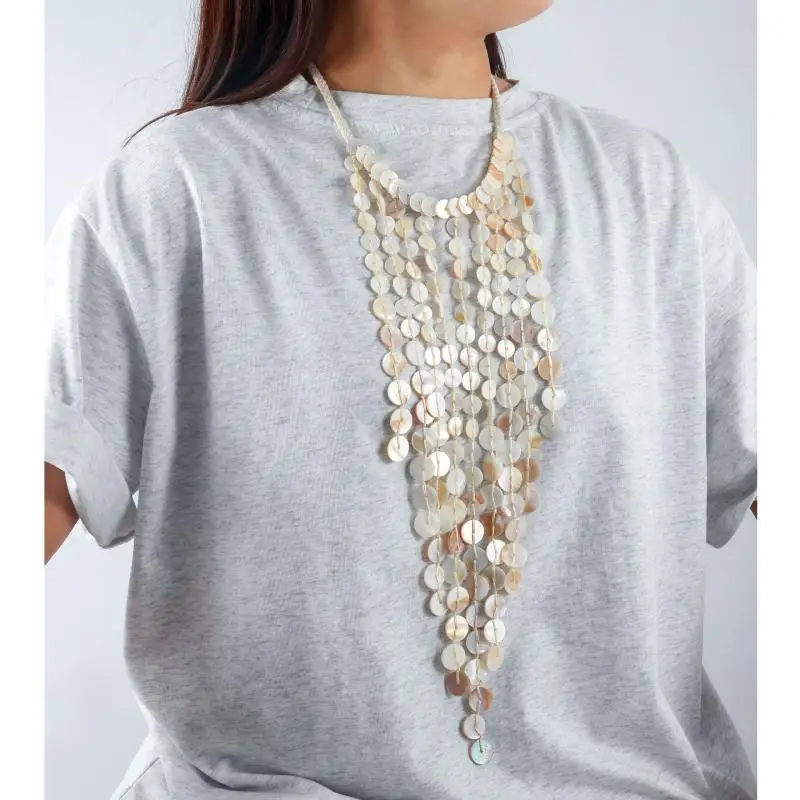 

Модное многослойное ожерелье из ракушек и бусин ручной работы с кисточками, женская цепочка на ключицы, летние пляжные украшения и аксессуары