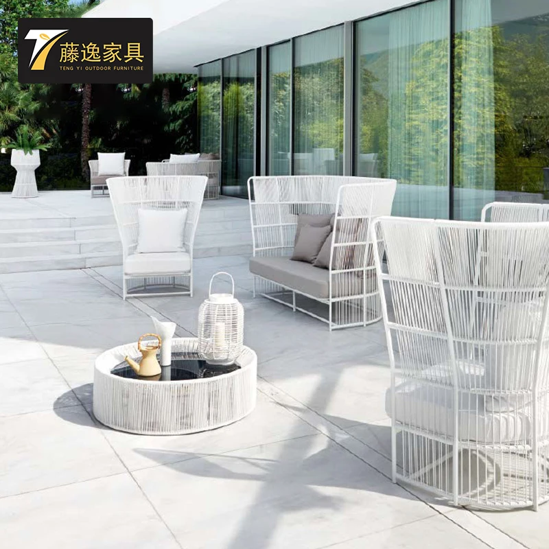 Freizeitvilla, Wohnzimmer, Wintergarten, Modellzimmer, Innenhof, Terrassenmöbel