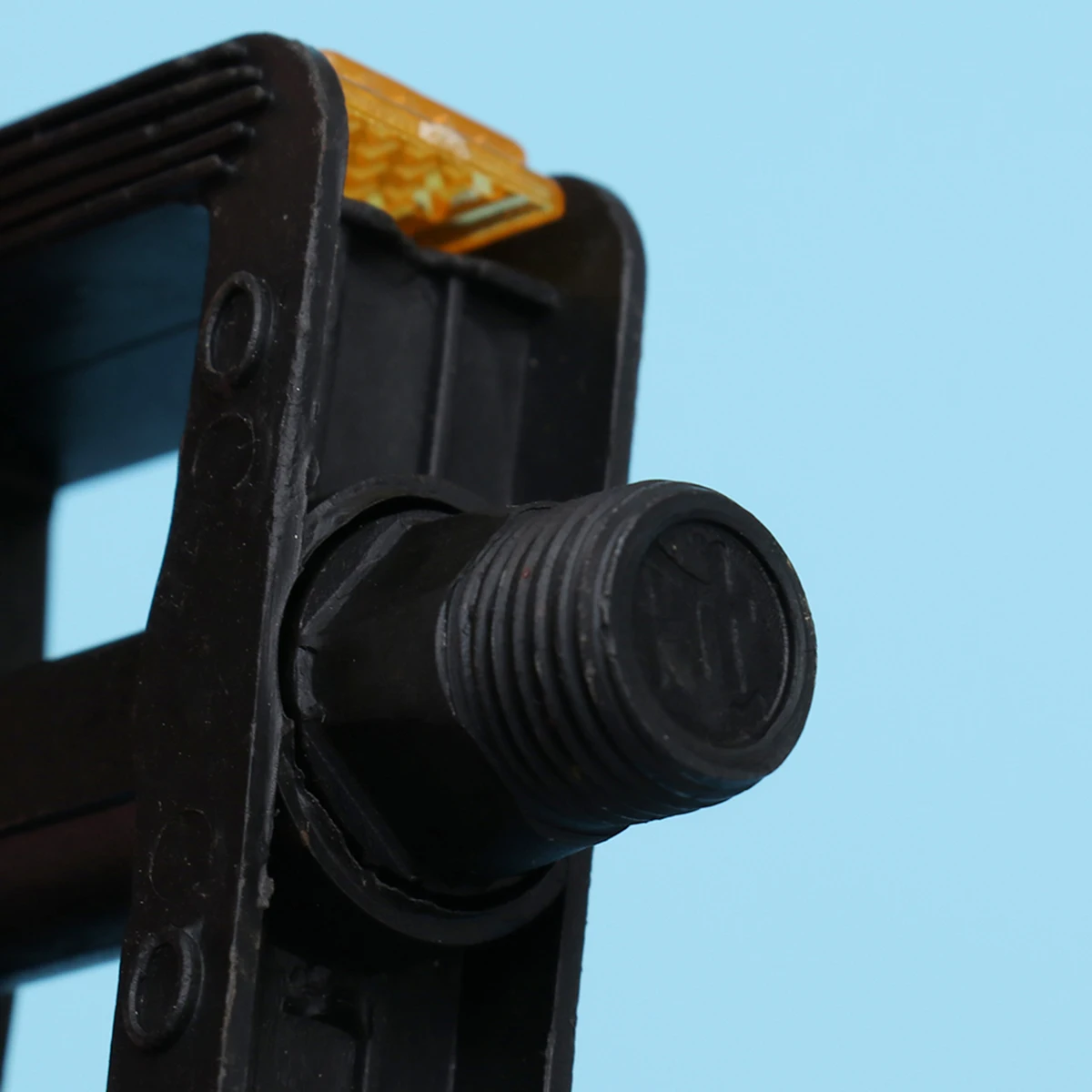 

One Pair 's Bicycle Pedals Non Slip Designed Surface Better Grip Mountain Road Bike Treadle Vehicle Pedal