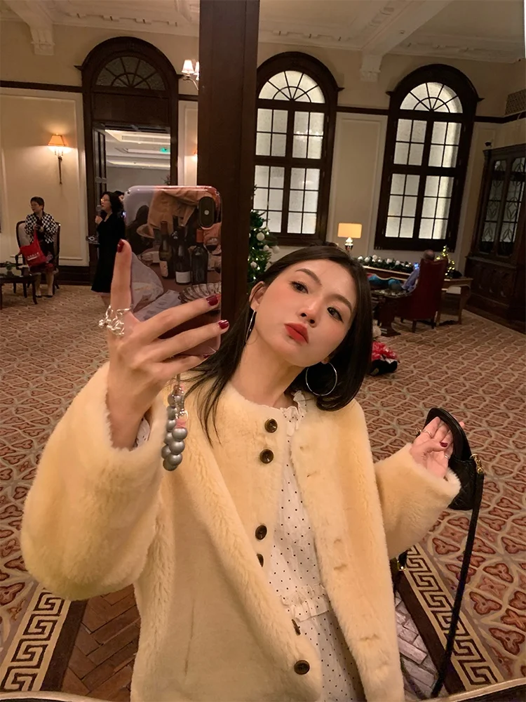 

Women's Short Wool Fur Coat Warmth Integrated Leather And Fur Autumn Winter New Style 2025 Fashionable Korean Version C...