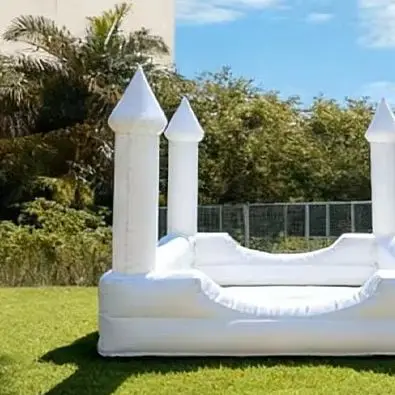 

Надувной батут в радужной тематике для детей