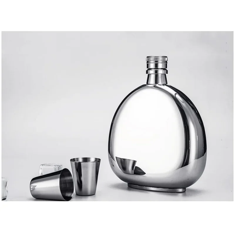 Set termos Stainless steel, botol wiski 17OZ dengan Relief indah pola rusa alkohol cocok sebagai hadiah untuk pria