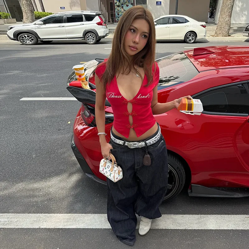

Women's 2026 Spring New Streetwear Hot Girl Letter Print Button Cut Out Crop Top T Shirt