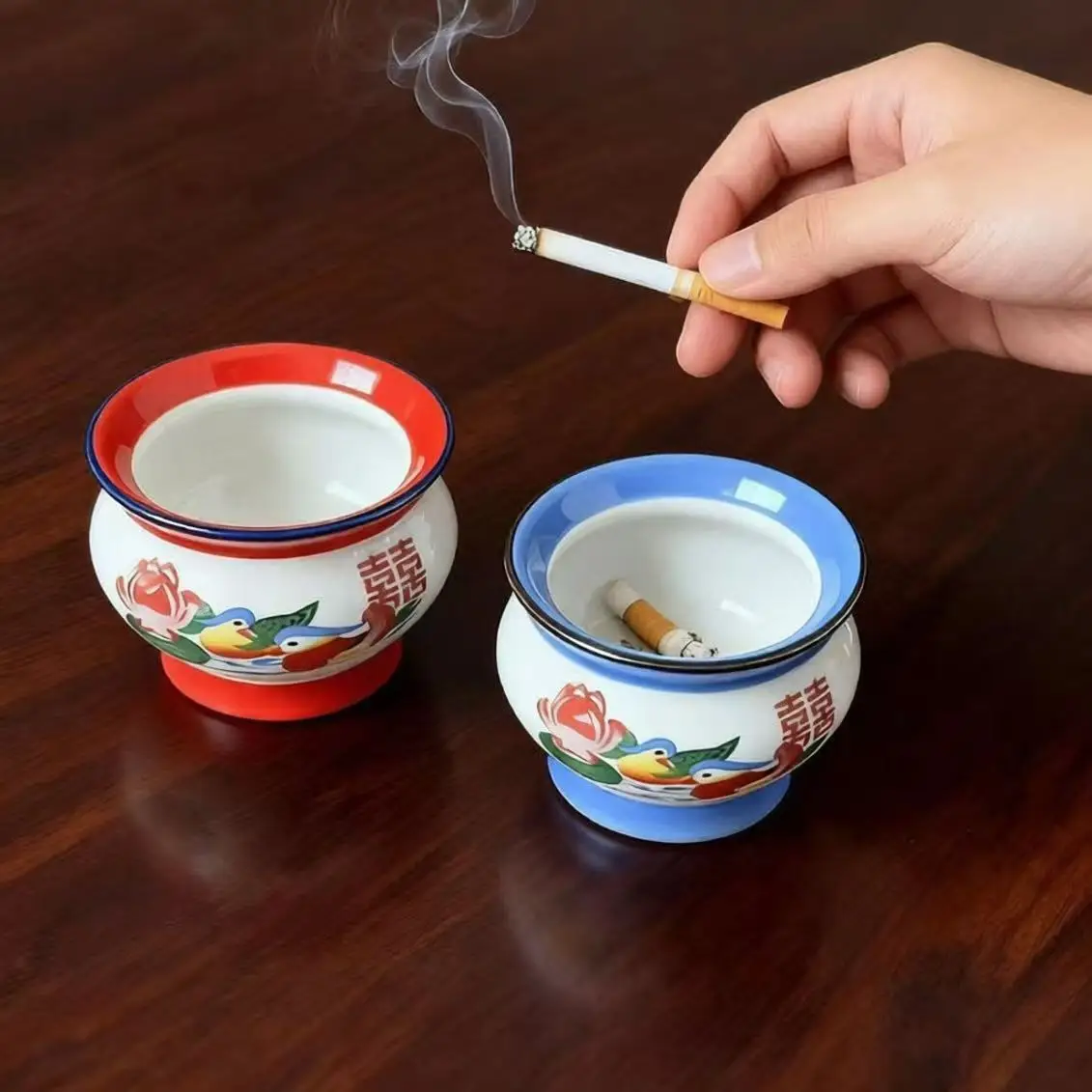 High Appearance Spittoon Ashtray with Lid, Anti Fly Home Decoration, Creative Personality, Retro Decoration Spittoon Ashtray