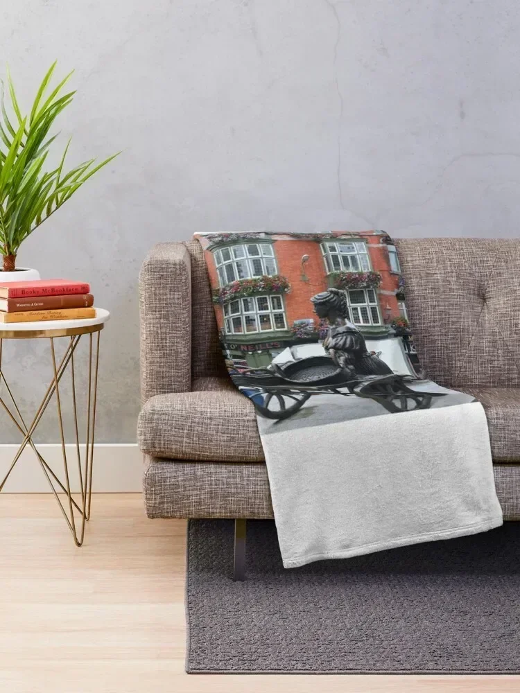 Statue of Molly Malone Throw Blanket funny gift Luxury St For Decorative Sofa Blankets