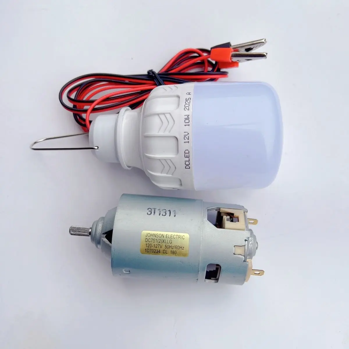 Hand cranked/DIY wind turbine permanent magnet 120V with heat dissipation motor laboratory scientific power generation