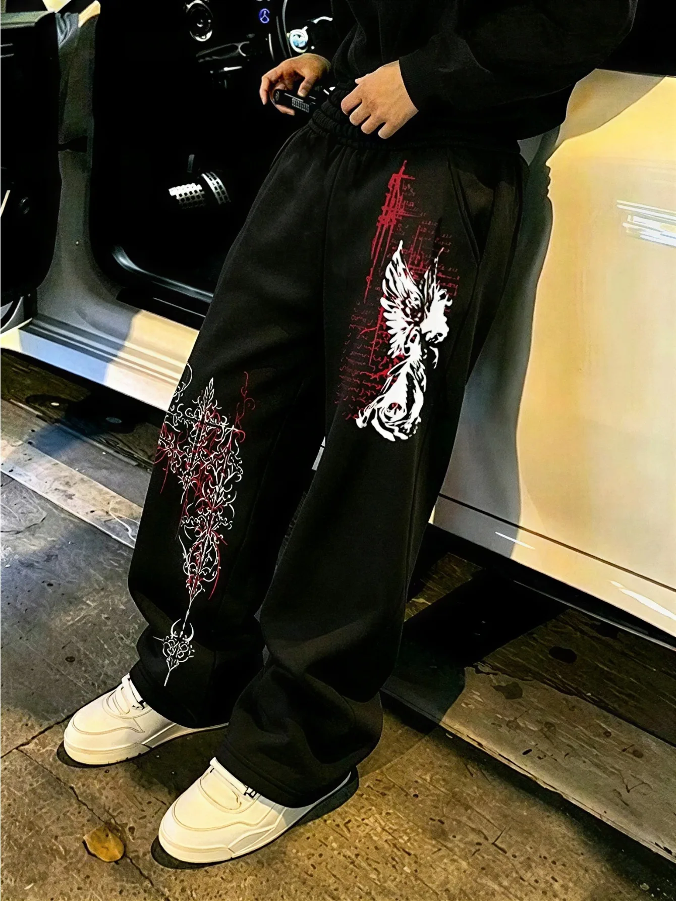 

Men's American High-Street Style Versatile Dark Print Sweatpants: Loose-Fit, Drapey, Casual, Everyday, Relaxed-Fit Flared Pants