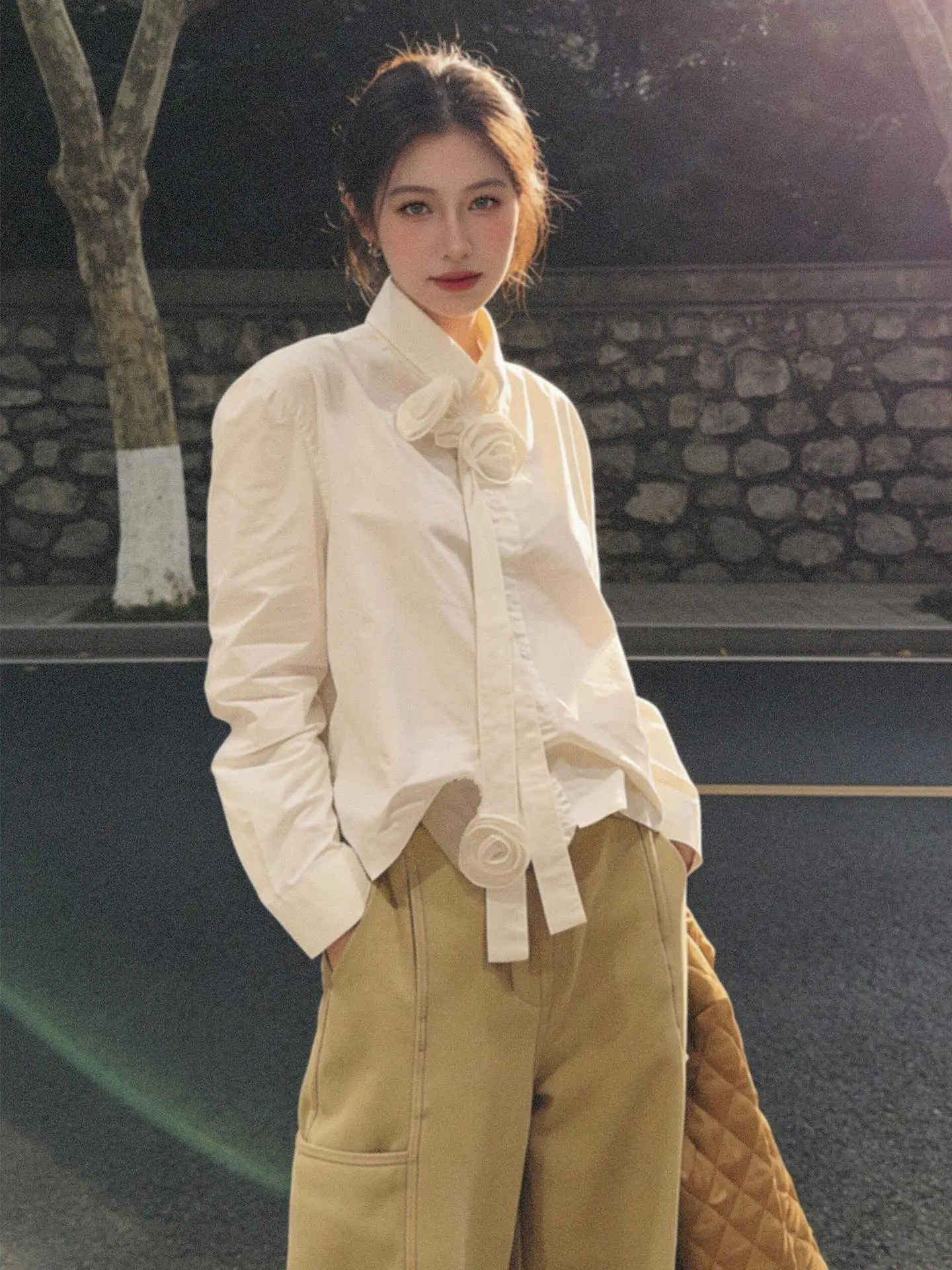 

Белая свободная женская блузка с цветочным принтом в корейском стиле, новинка 2026 года, с эффектом похудения, с 3D-цветочным принтом, с длинным рукавом