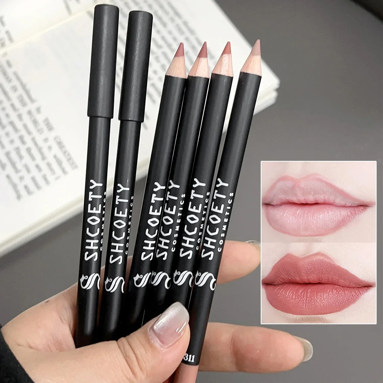 مجموعة تحديد الشفاه متعددة الألوان مكونة من 12 قطعة، مكياج شفاه طبيعي عاري يعزز لون البشرة، كوب غير لاصق، سهل الاستخدام