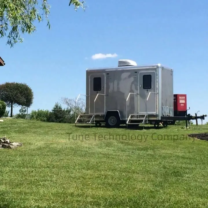 

2024 Economic White Two Stalls Mobile Toilets Portable Restroom Trailer for Wedding Camping Rental