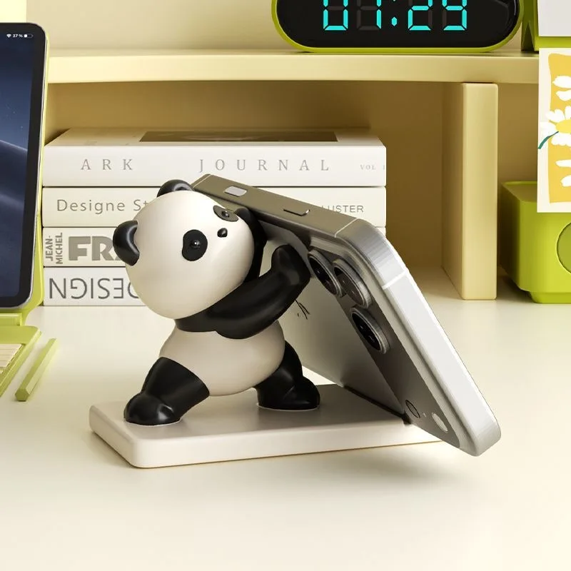 

Panda-themed desktop phone holder, cute and practical, perfect as a gift for friends