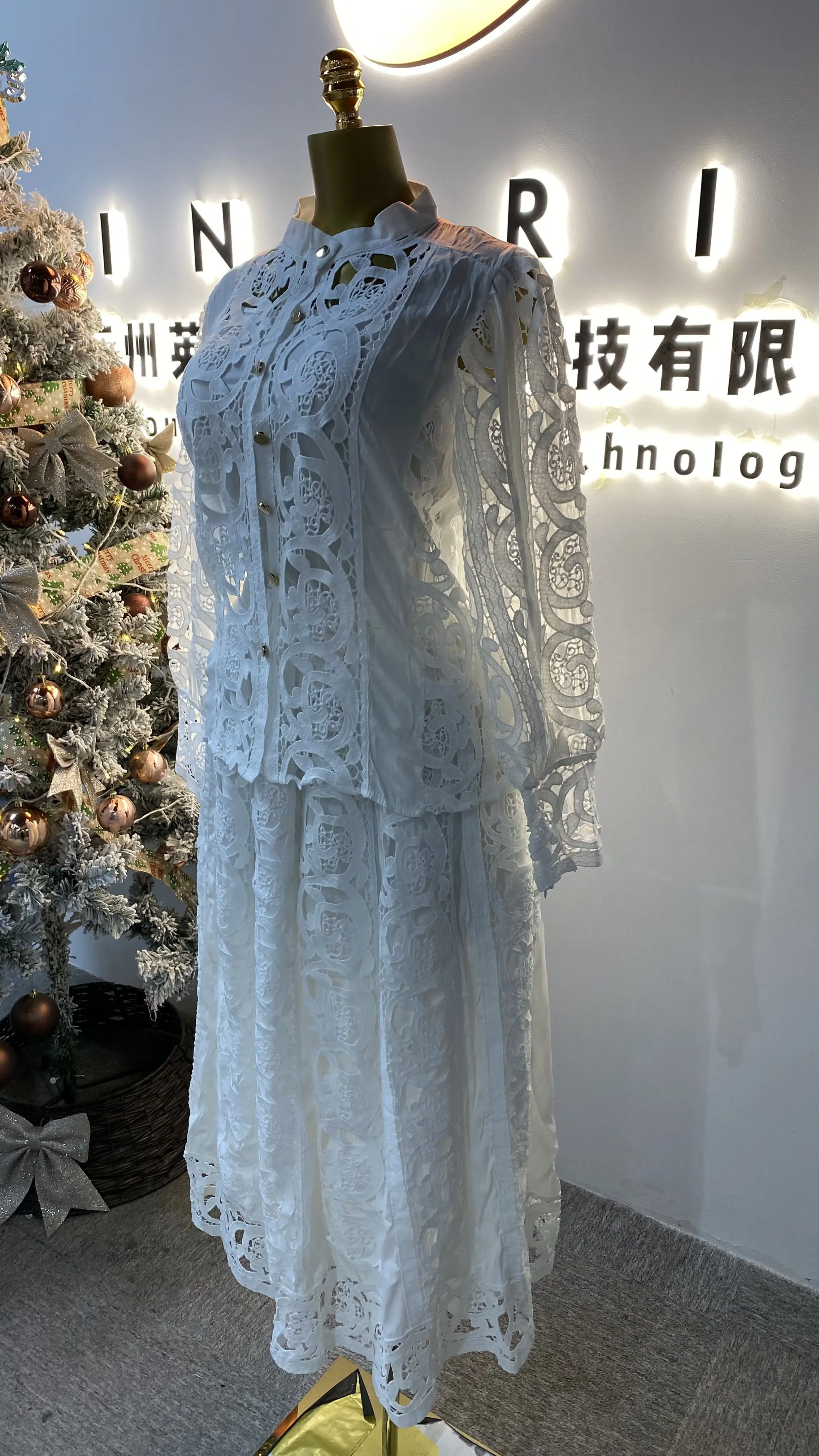 Style: Hollow-out lace-trimmed lantern sleeve shirt, folded backless vest, high-waisted skirt set-GZXX064
