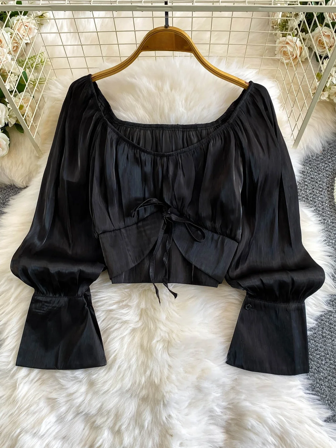 

Trendy Sweet One-Shoulder Flared Sleeve Blouse Women Summer Glossy Shiny Flowing Chiffon Short Top Korean Style Loose Fit Lon...