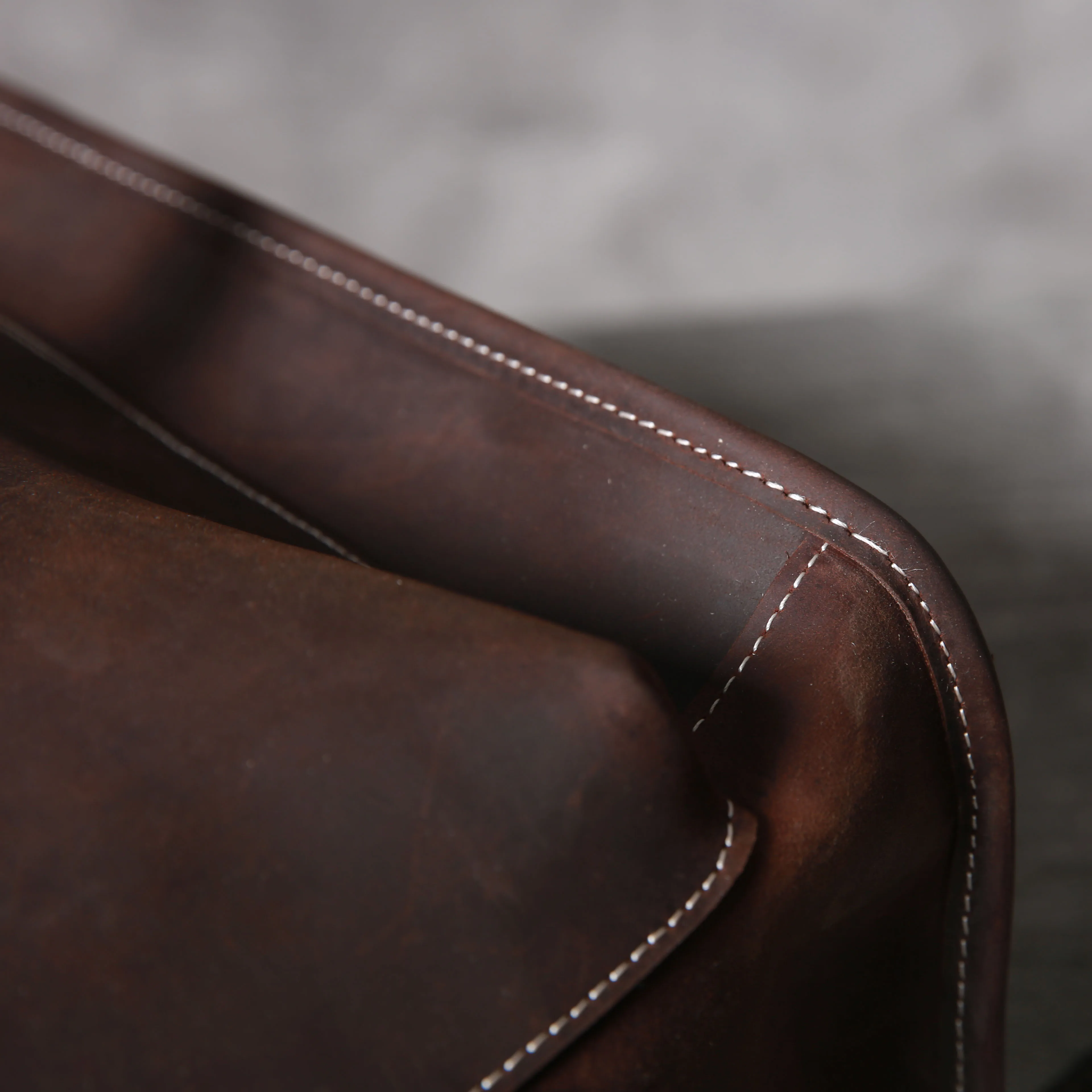 Vintage Echtleder Herrenrucksack Handgefertigte Top-Grain-Leder Laptop-Umhängetasche Crazy Horse Tasche Mode für Männer – Detail 17