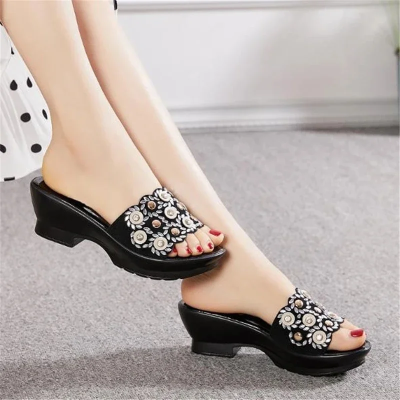 Women Slipper\'s Ladies Summer Slippers Shoes Women Wedges Heels Fashion Rhinestone Summer Shoes Geuine Leather