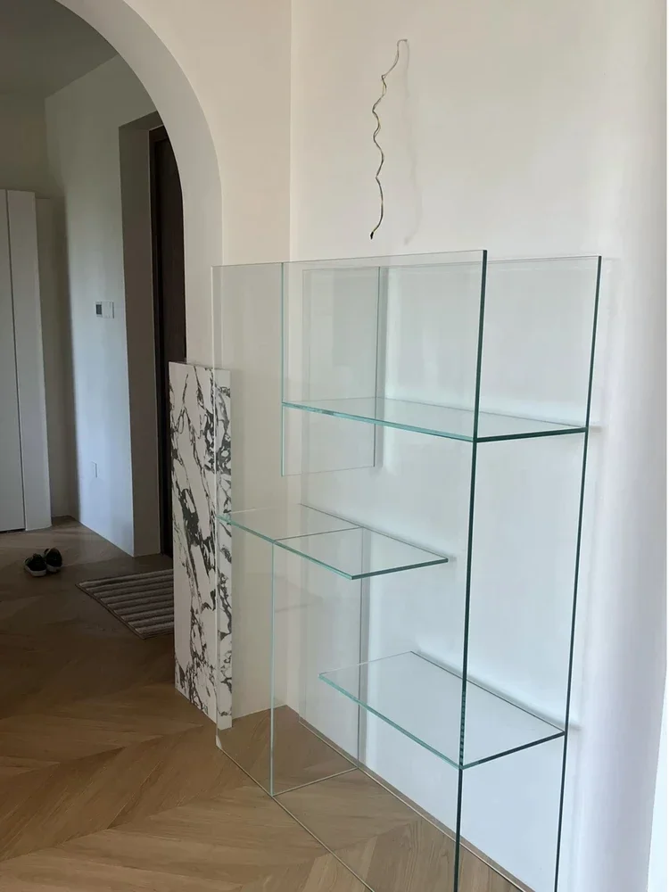 Prateleira de vidro minimalista italiana