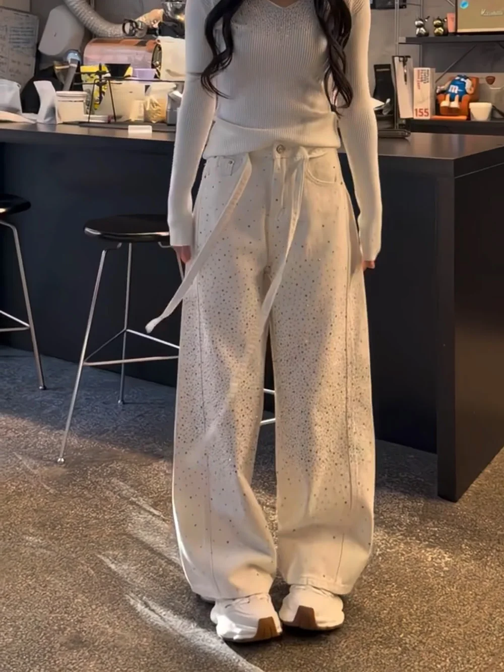 

Женские джинсы с высокой талией и широкими штанинами, белые, из денима, в европейском стиле, с инкрустацией стразами, летние новинки