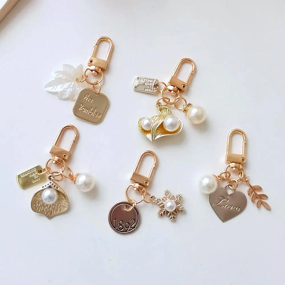 1Pc INS Style Peach Heart Shell Letter Keychain For Phone Bag Decoration Pendant Creative Leaves Pearl Key Ring