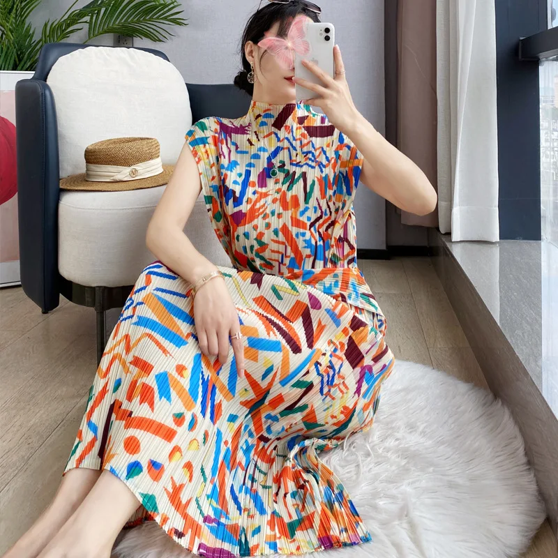 2024 Spring New Miyake Pleated Color Stripe Printing High-end Round Neck Slim Loose Belly-covering Dress