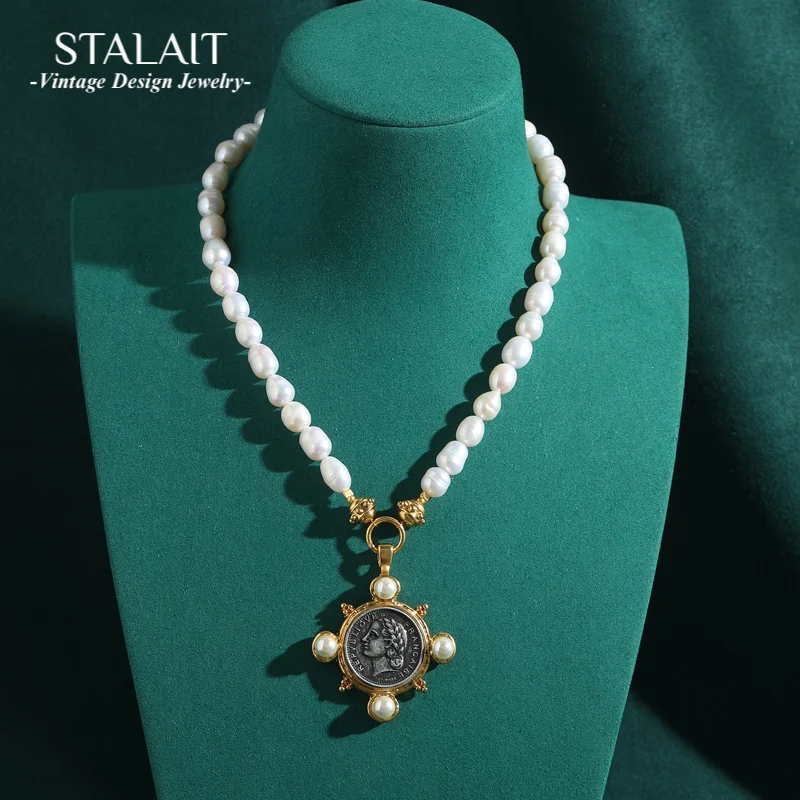 

Antique Beauty Portrait Coin Pendant Pearl Necklace For Woman Choker Vintage Jewelry Gold Color Retro Style Accessories Classic
