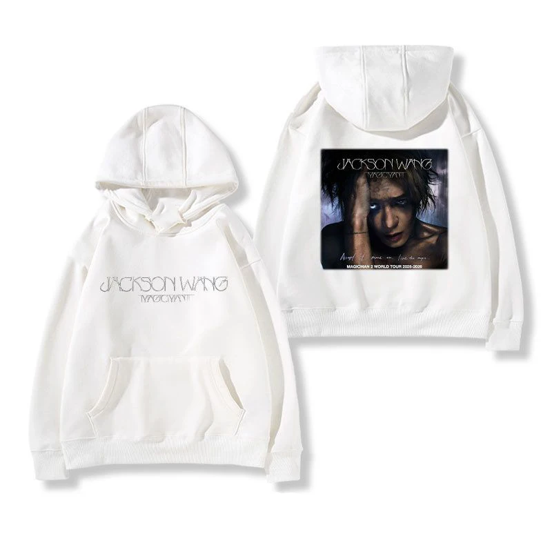 يتم ارتداؤها بلوزات مقنعين من قبل المشجعين الذكور والإناث لدعم جولة جاكسون وانغ MAGICMAN 2 العالمية #1