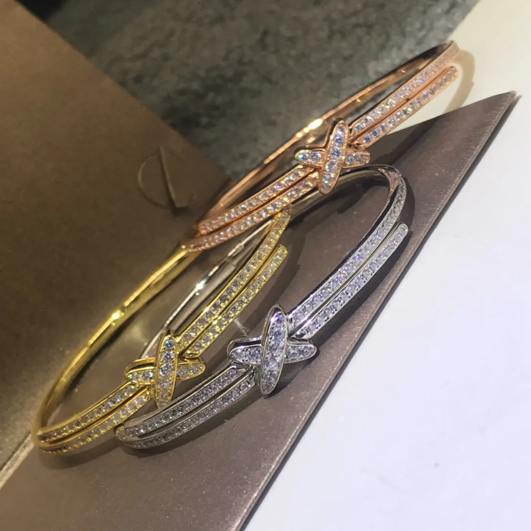 

Высокая версия браслета V Gold Shang Mei X 2025 года с пожизненным бриллиантами, женская мода, легкая роскошь, высокое чувство креста b