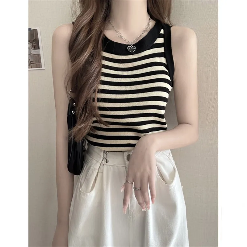 Women's Knitted Stripe Vest Sleeveless Top Small Size Suitable Worn under Suit Casual Fashion Commute Style Inner Wear