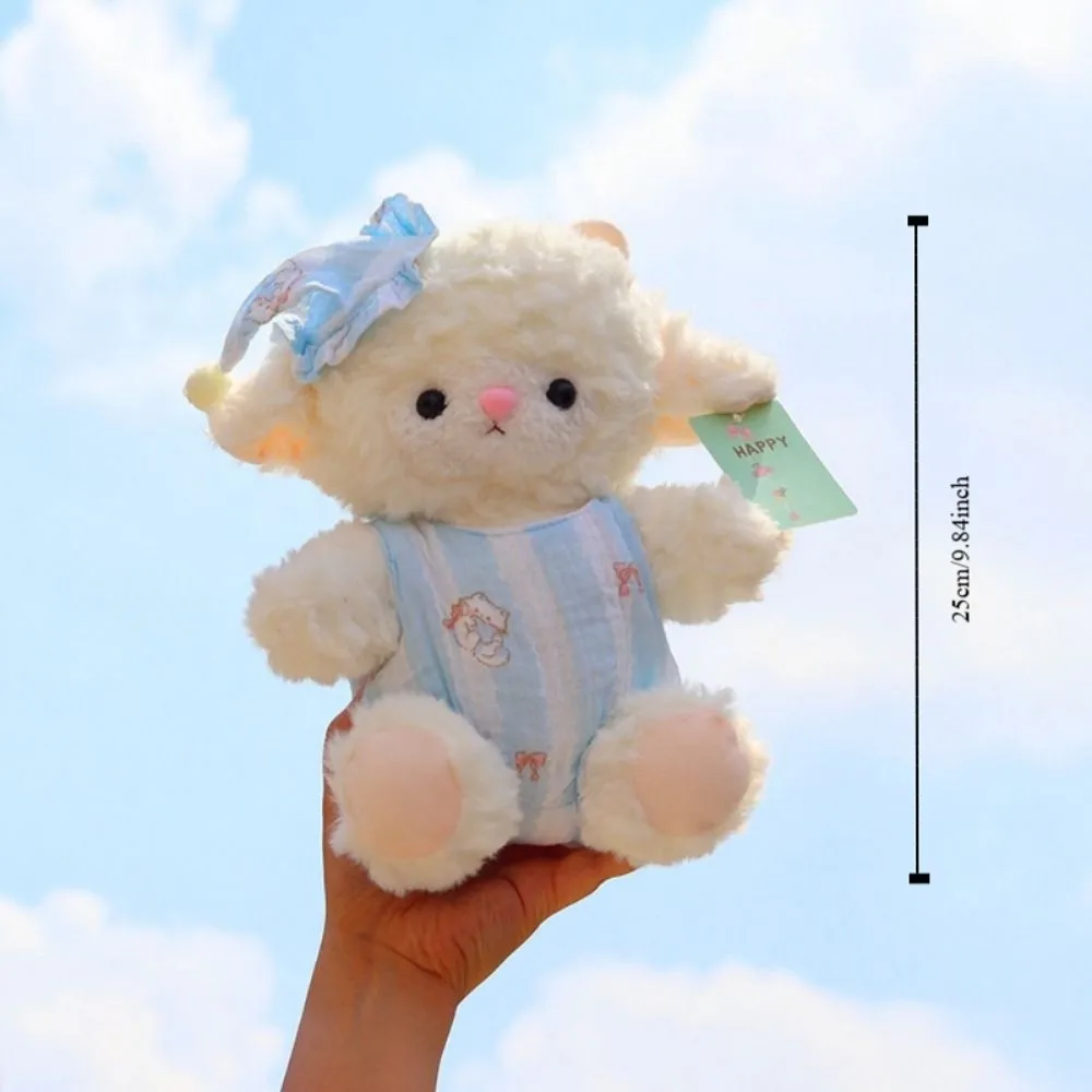 ตุ๊กตาแกะน้อยสวมชุดนอน ตุ๊กตาขนนุ่มคุณภาพสูง สวมหมวก เนื้อสัมผัสนุ่มฟู น่ารัก