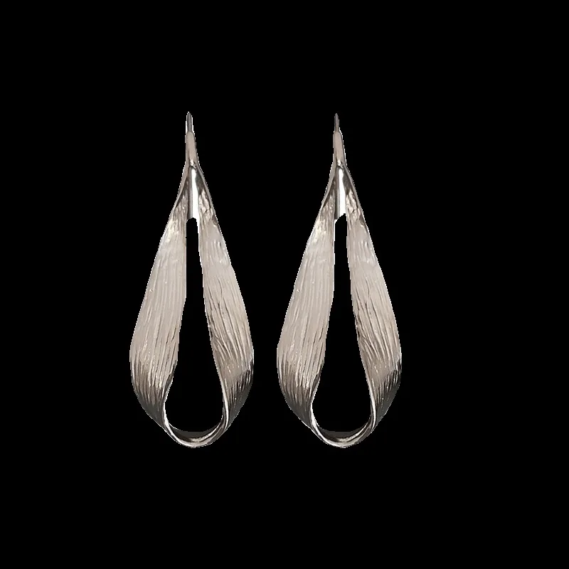 Simple personality, high-grade cold wind earrings, light luxury, niche temperament