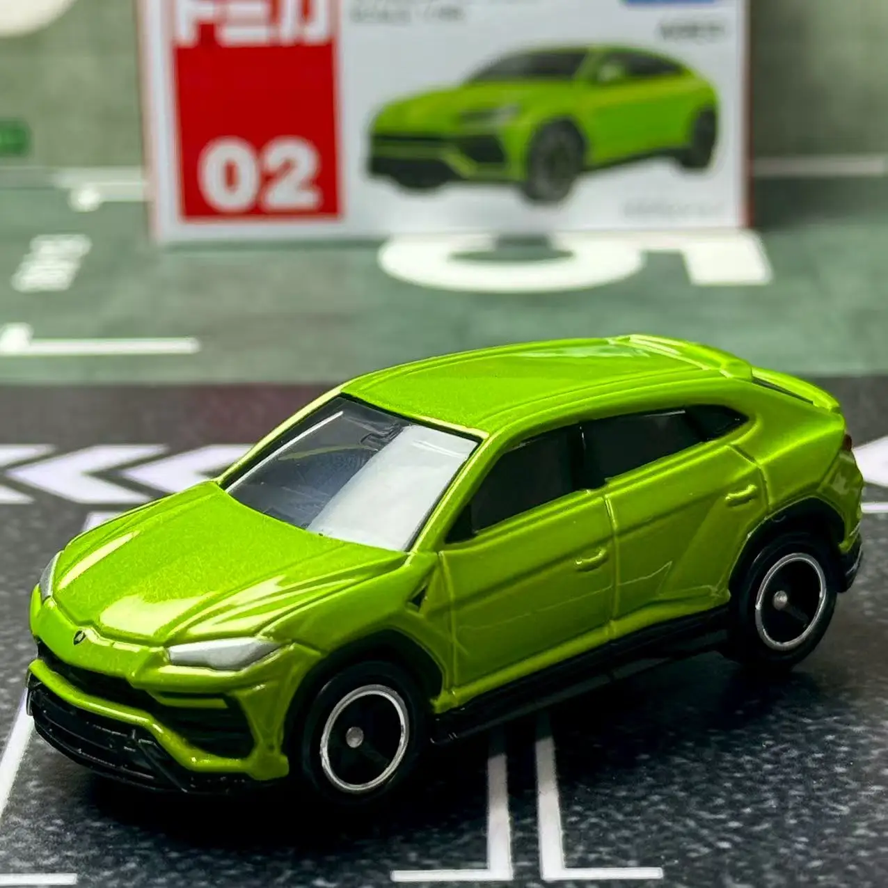 รถของเล่นโมเดลโลหะผสม ทาการะ โทมี่ โทมิก้า หมายเลข 2 แลมโบกินี ยูริส รุ่นหล่อขึ้นรูป ขนาด 1:64 ของเล่นสะสมยอดนิยมสำหรับเด็ก